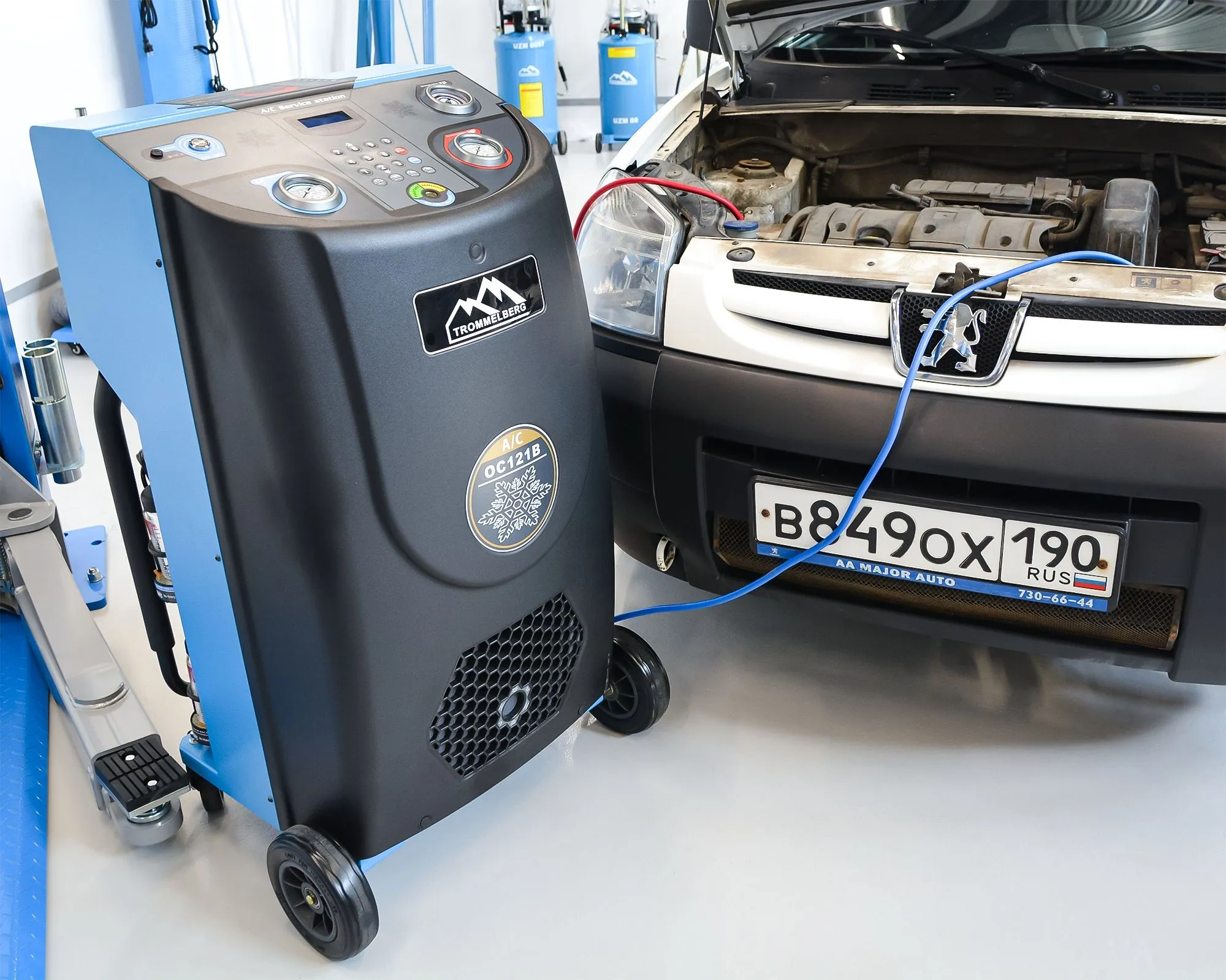 Полуавтоматическая установка для обслуживания кондиционеров OC121B